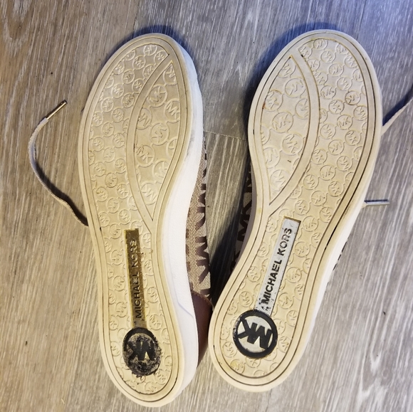 Michael Kors Sneakers - Picture 6 of 6